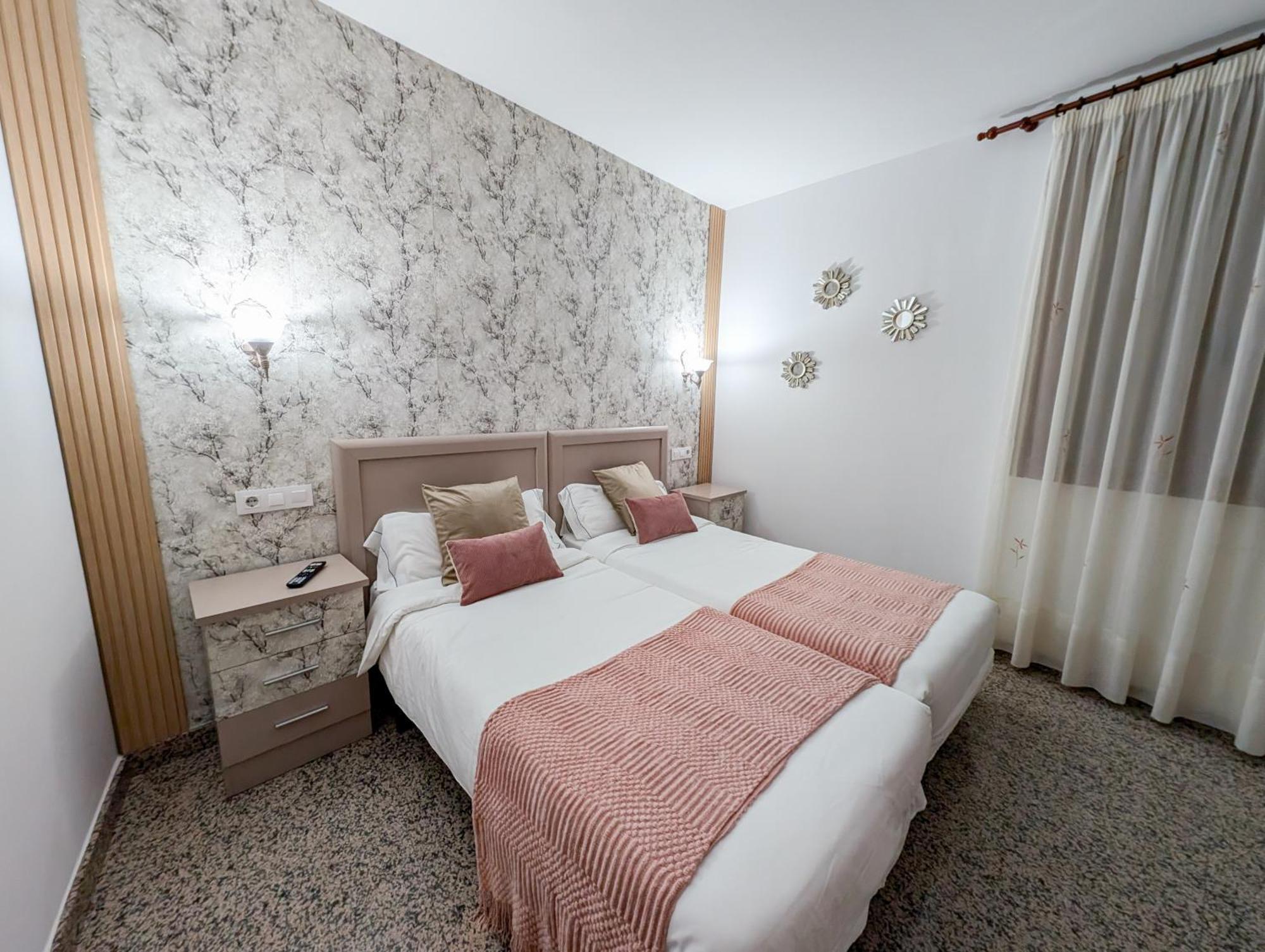 Apartamentos Arcos Ciudad-Rodrigo Esterno foto